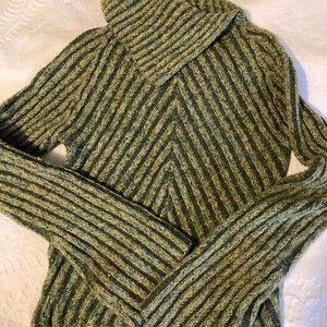 SO GSJC Turtleneck Sweater Pullover Flared Sleeve Green Women’s XS